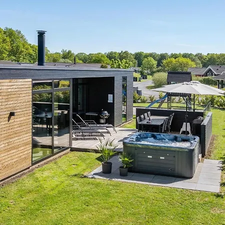 Дом отдыха Four-bedroom With A Fireplace In Juelsminde Sonderby (Midtjylland)