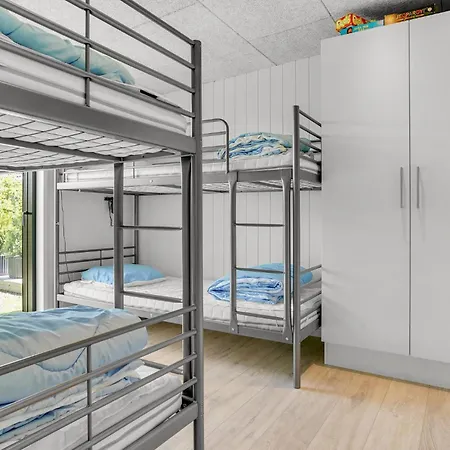 Four-bedroom With A Fireplace In Juelsminde * Sonderby (Midtjylland)