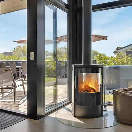 Kæledyrsvenligt Hjem I Juelsminde Med Sauna Feriehus