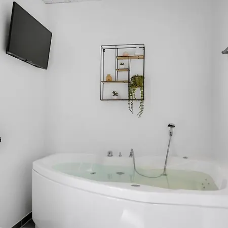 Four-bedroom With A Fireplace In Juelsminde Дом отдыха *