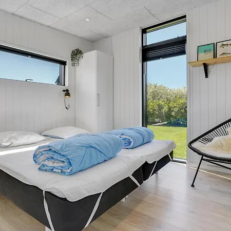 Дом отдыха Four-bedroom With A Fireplace In Juelsminde Sonderby (Midtjylland)