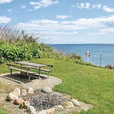 Four-bedroom With A Fireplace In Juelsminde Дом отдыха Sonderby (Midtjylland)